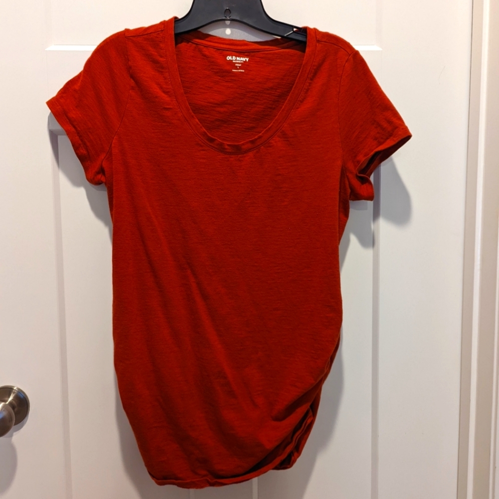 Old Navy maternity Tshirt